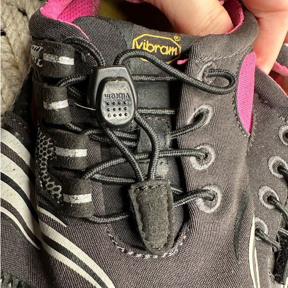 Vibram: Five Toe Shoes - Picture 2 of 8